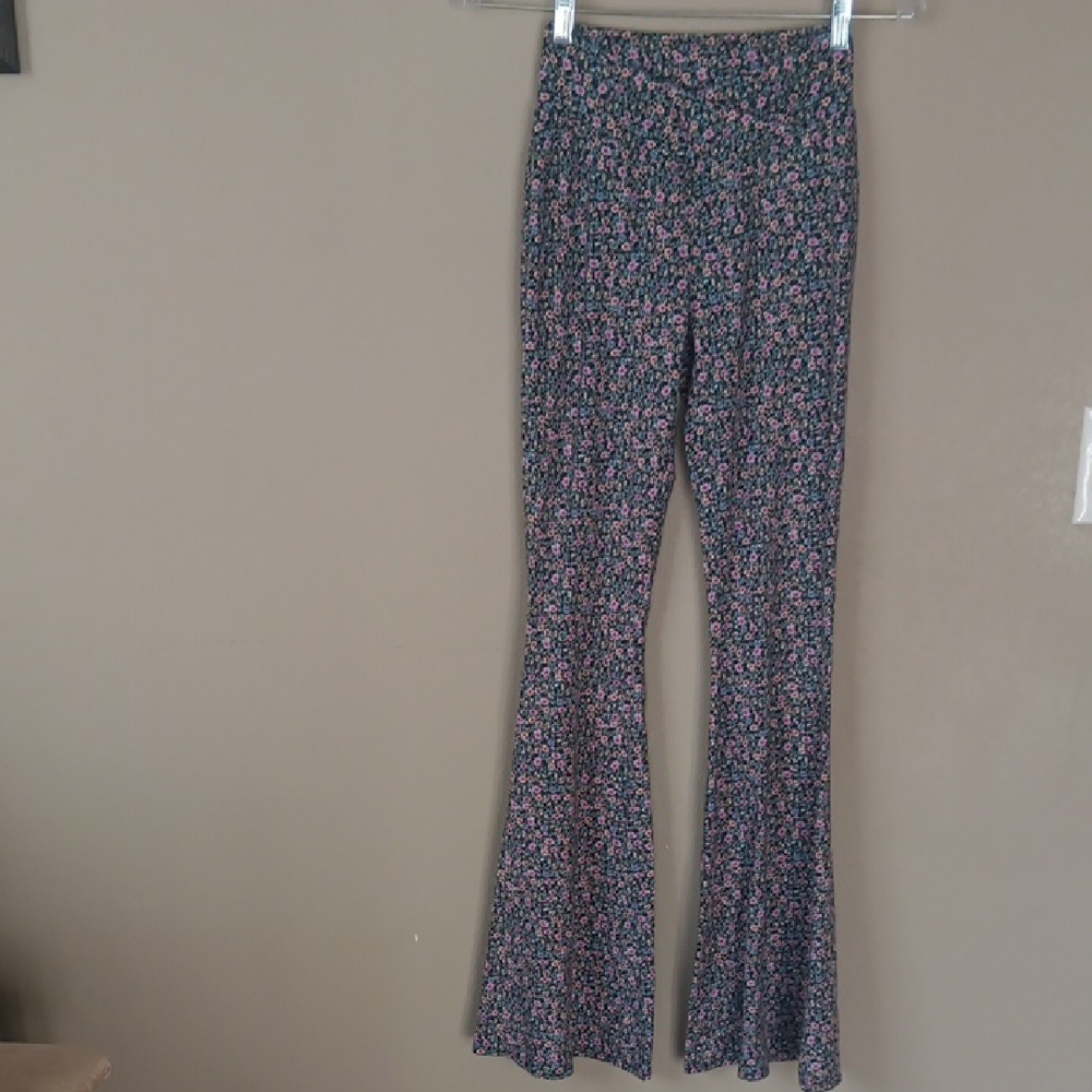 Arizona Jean Co. Brand Floral Pants Size Small